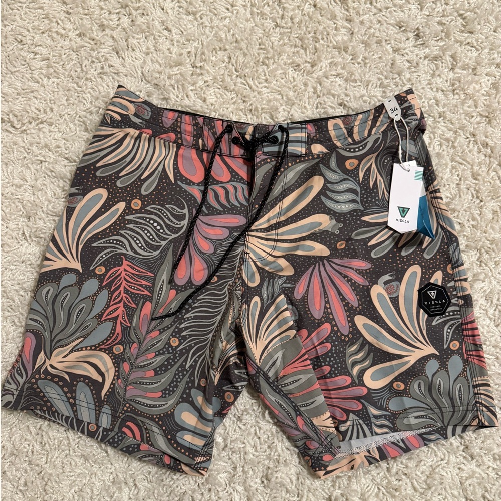 VISSLA Men's Tropical Pattern Swim Shorts - Gray and Pink